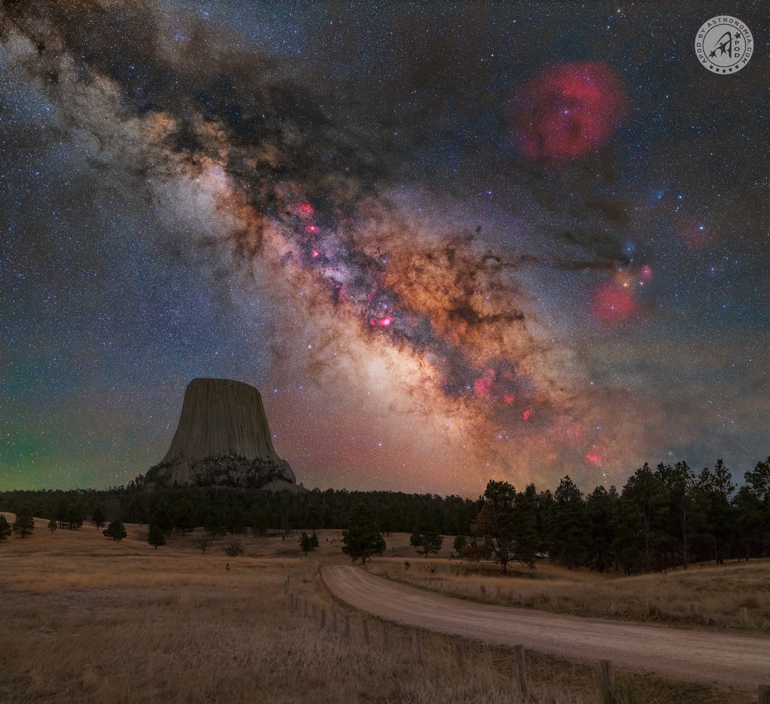 Via Lattea Sulla Torre Del Diavolo Apod By Astronomia